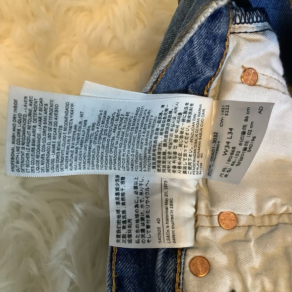 Levi's 501 Denim Blue Men Jeans Distressed/Destroyed 34x34 Straight Button Fly - Picture 7 of 16